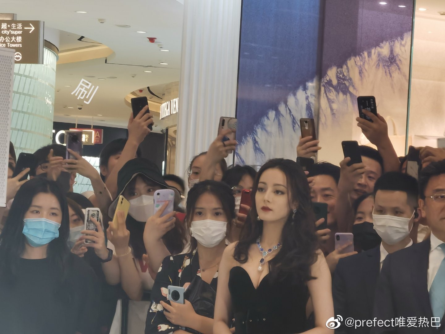 Dich Le Nhiet Ba goi cam anh 6