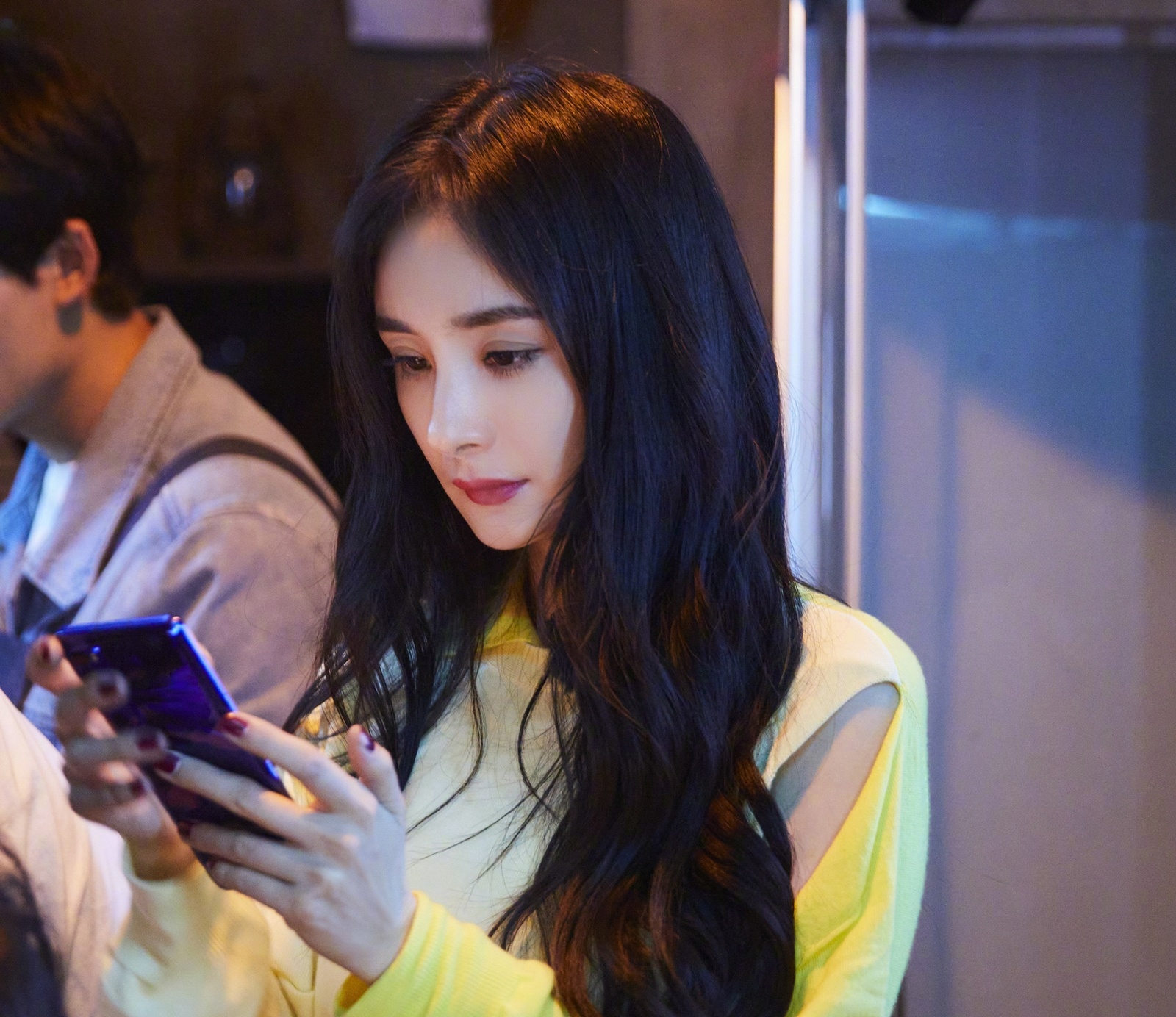 nhan sac Duong Mich anh 2