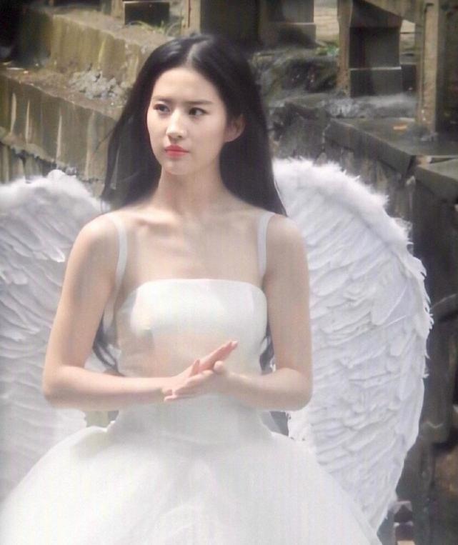 Luu Diec Phi thoi tre anh 10