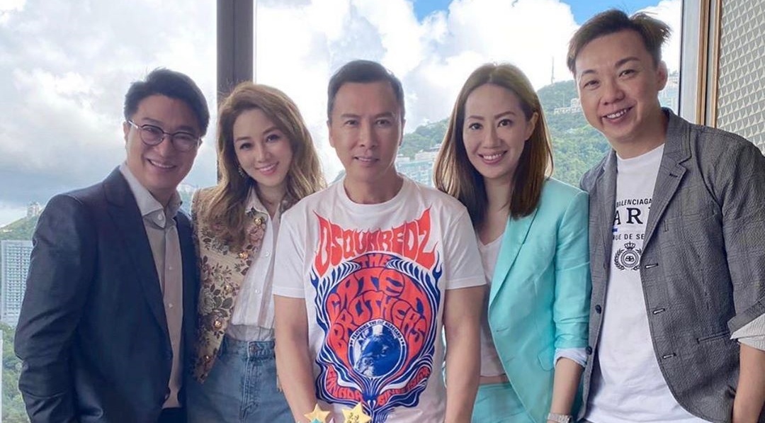 Chan Tu Dan mung sinh nhat ben ban be ty phu hinh anh