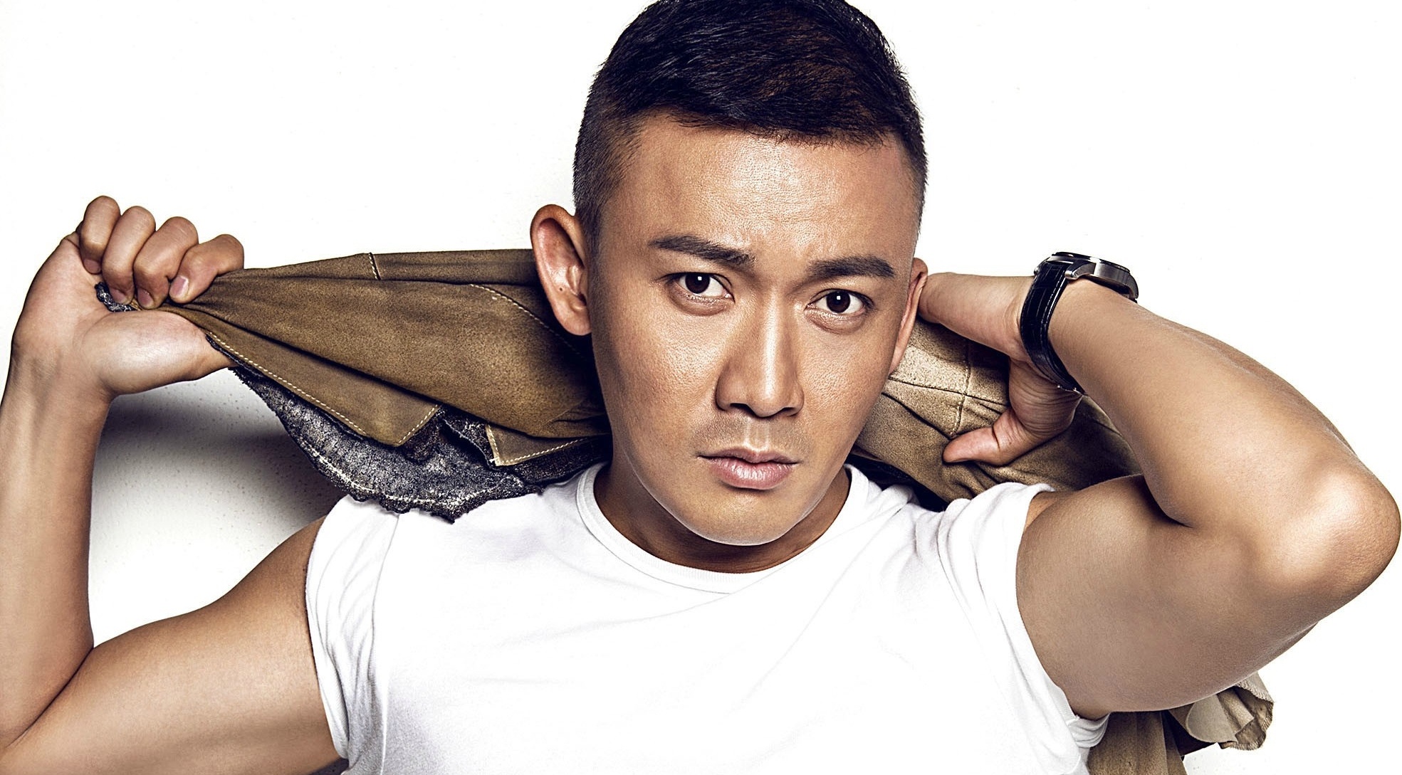 Nhiep Vien - bi Luu Diec Phi che xau, van khien hai my nhan gianh giat hinh anh