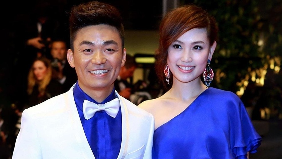 Vo cu ngoai tinh va cam can Vuong Bao Cuong tai hon hinh anh