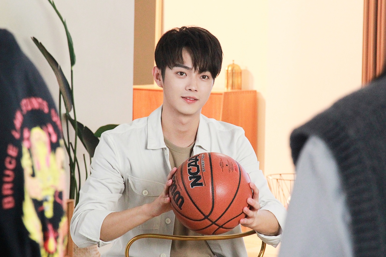 Hua Khai gia gai anh 20