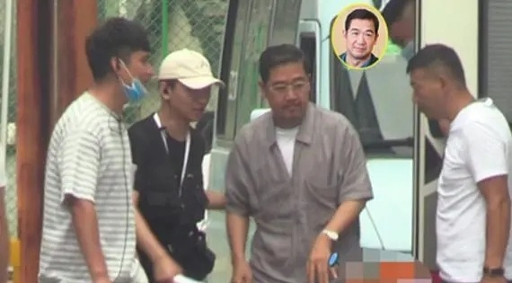 'Can Long' Truong Quoc Lap di phai co nguoi diu o tuoi 65 hinh anh