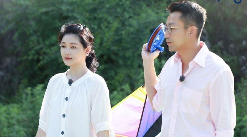 Vo chong Tu Hy Vien tham gia game show sau khi kinh doanh thua lo hinh anh