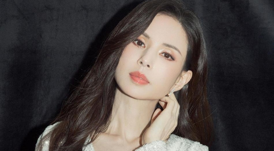 Ly Nhuoc Dong lan dau tiet lo tuoi that hinh anh