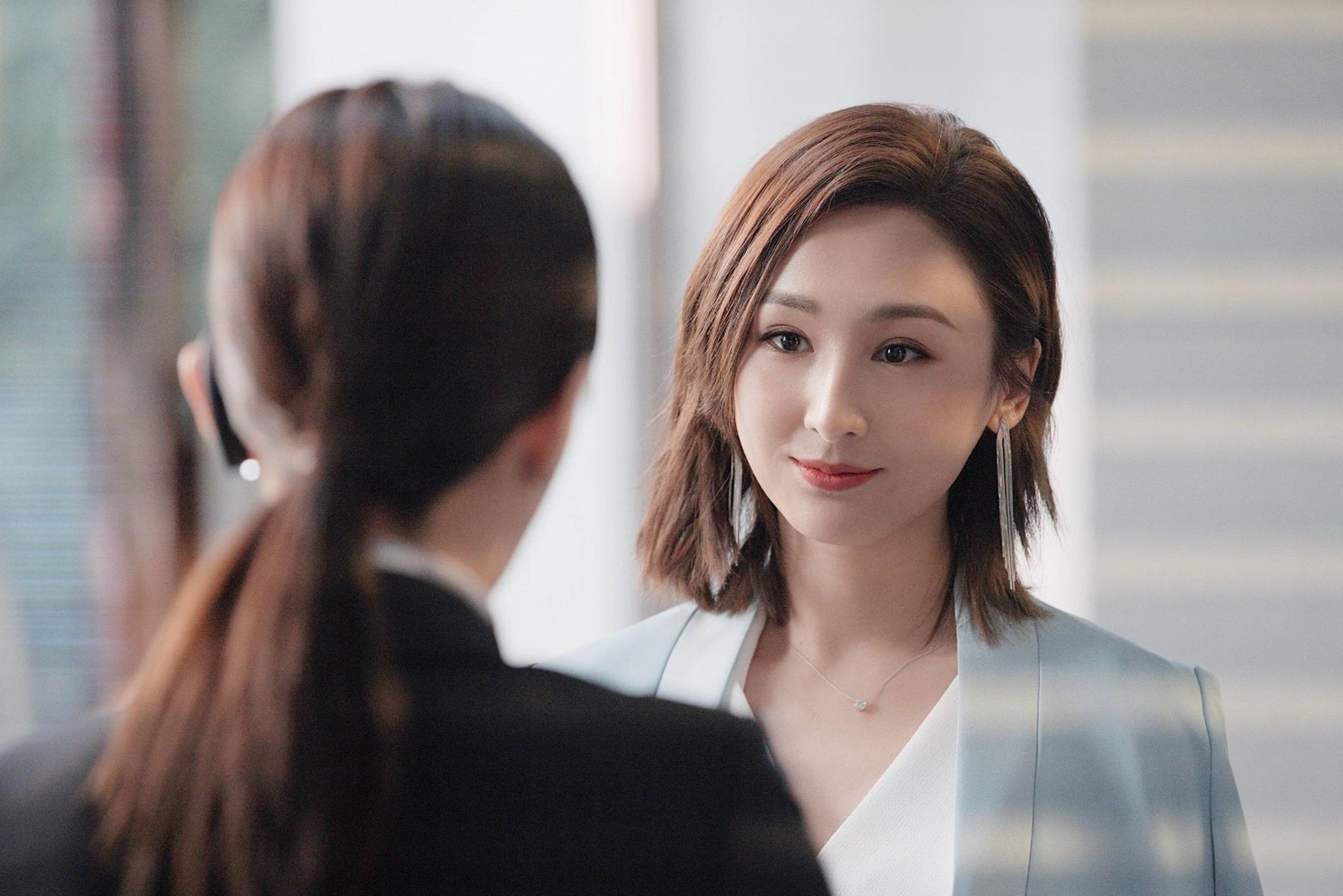 Phim '30 chua phai la het' lam lo so dien thoai dien vien hinh anh