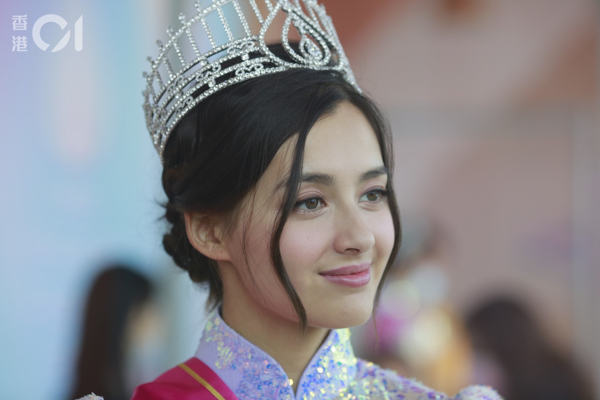 Vuong mien Hoa hau Hong Kong mat gia hinh anh