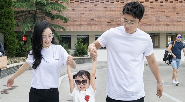 Gia Nai Luong than thiet voi Ly Tieu Lo sau ly hon hinh anh