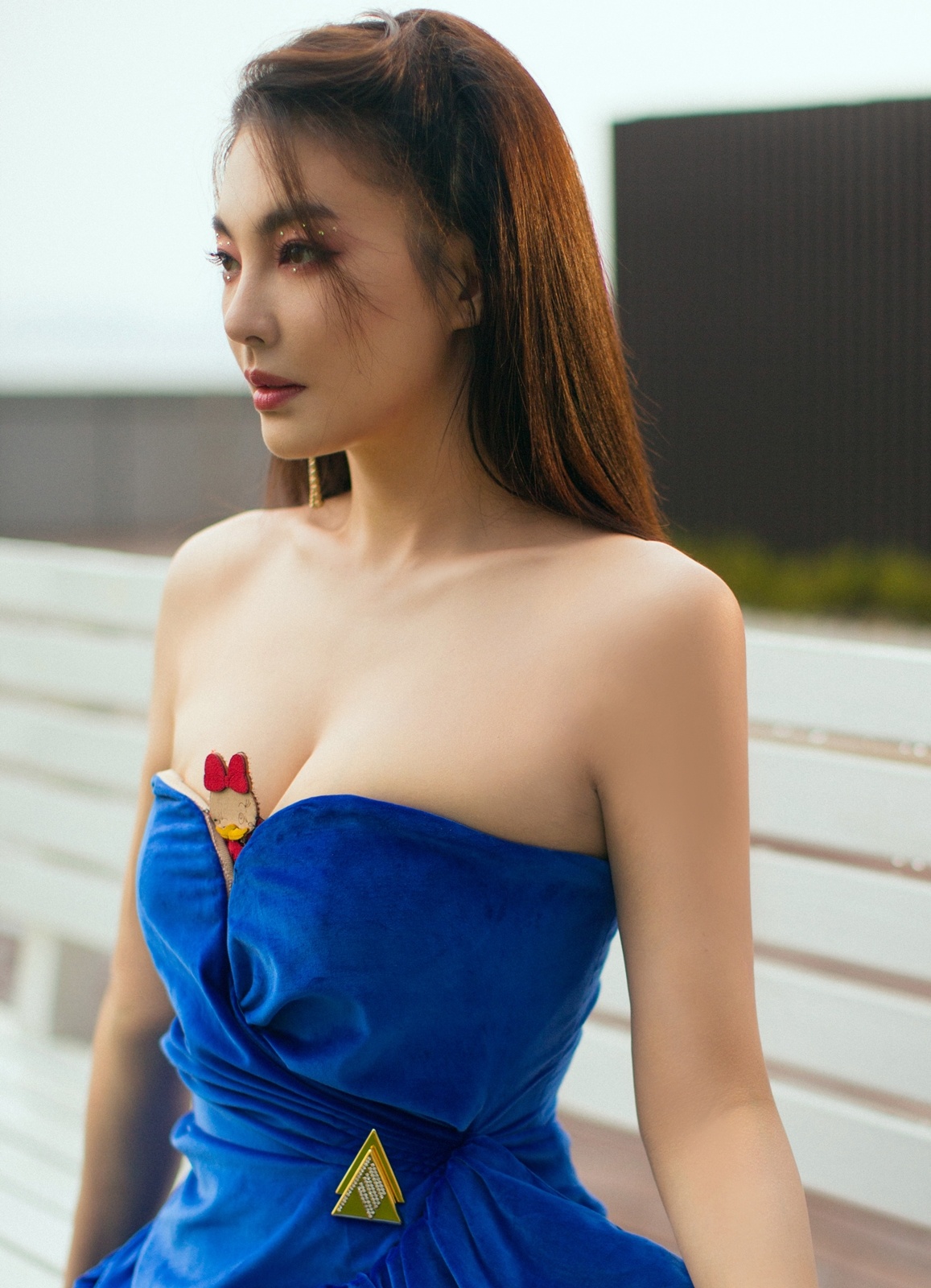 Trieu Vy gian lan kinh te anh 4