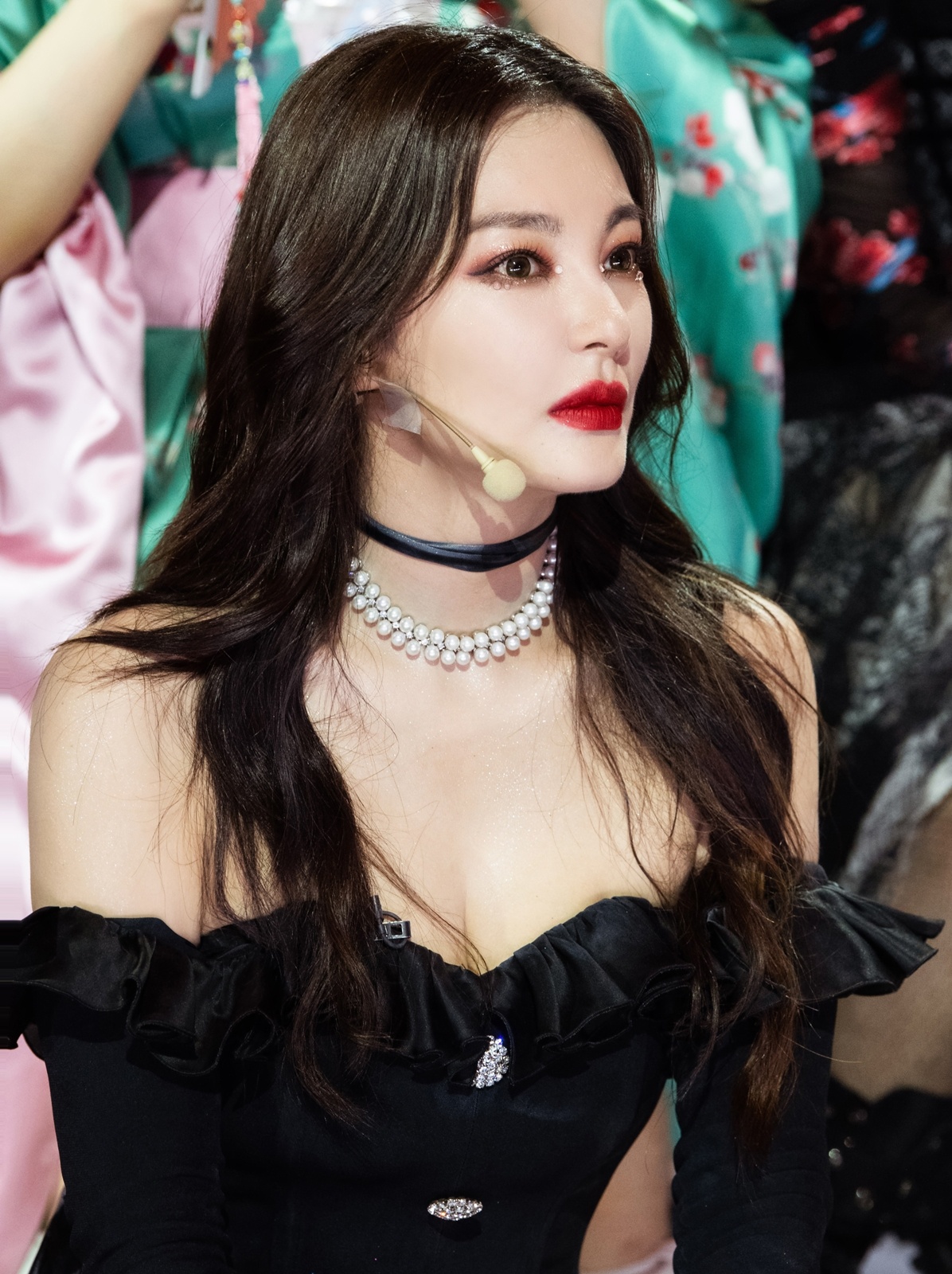 Trieu Vy gian lan kinh te anh 1