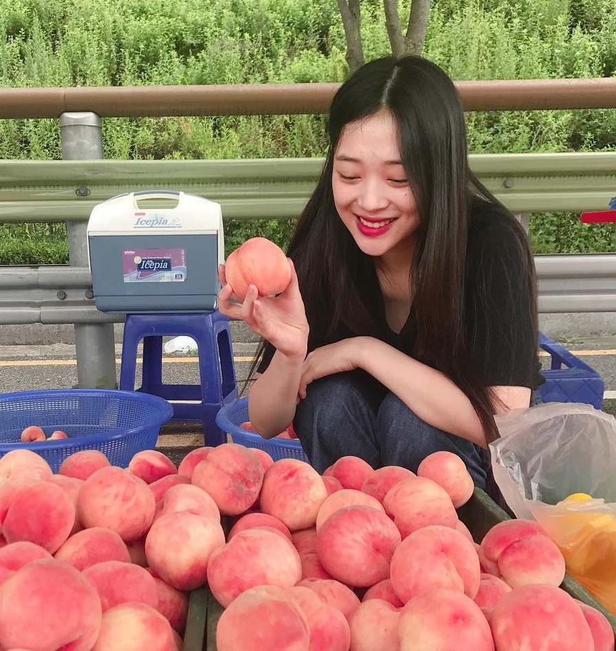 Sulli qua doi anh 16