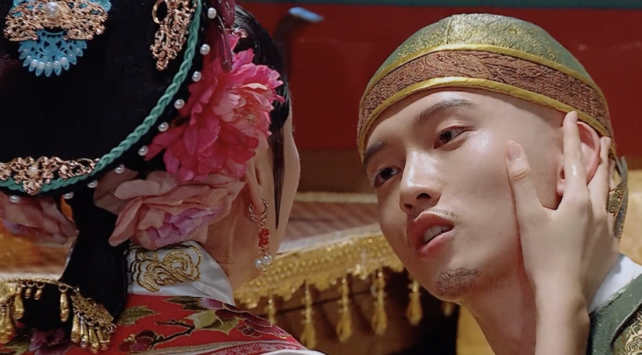 Tai tu 'Dien Hi cong luoc' dien canh khoc nhu dang nhai keo cao su hinh anh