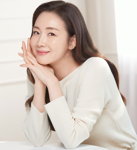 Choi Ji Woo sinh con anh 2