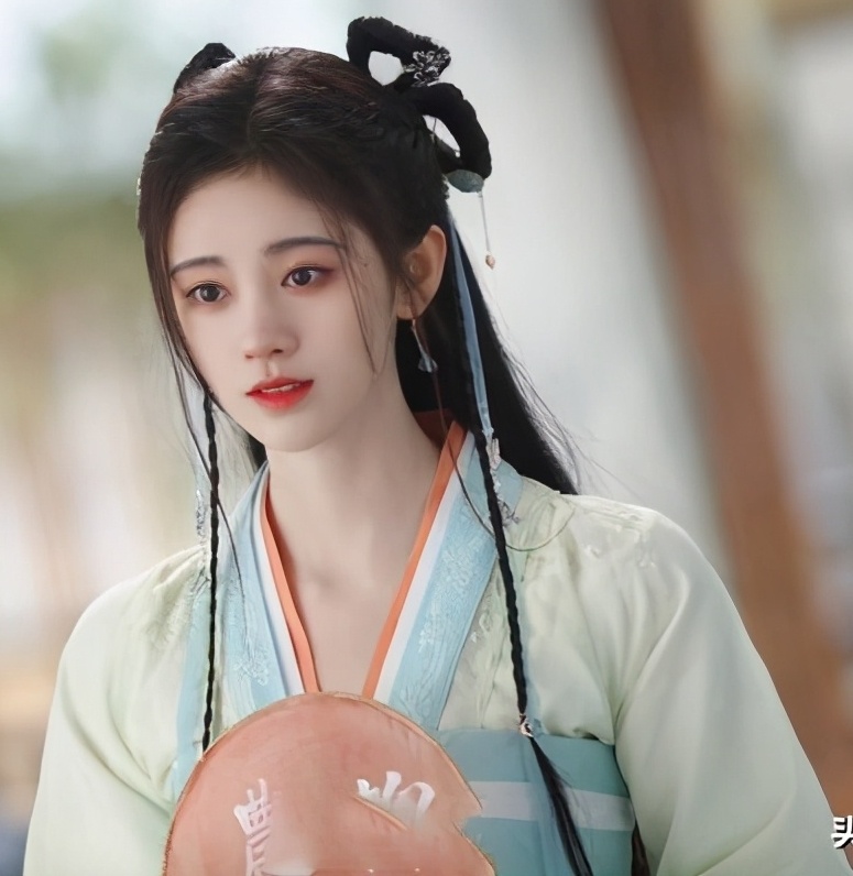 Cuc Tinh Y dien do anh 2