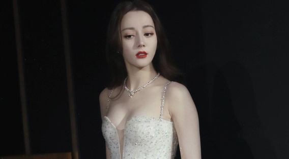 Nguoi khien Chau Tan, Dich Le Nhiet Ba 'so hai' la ai? hinh anh