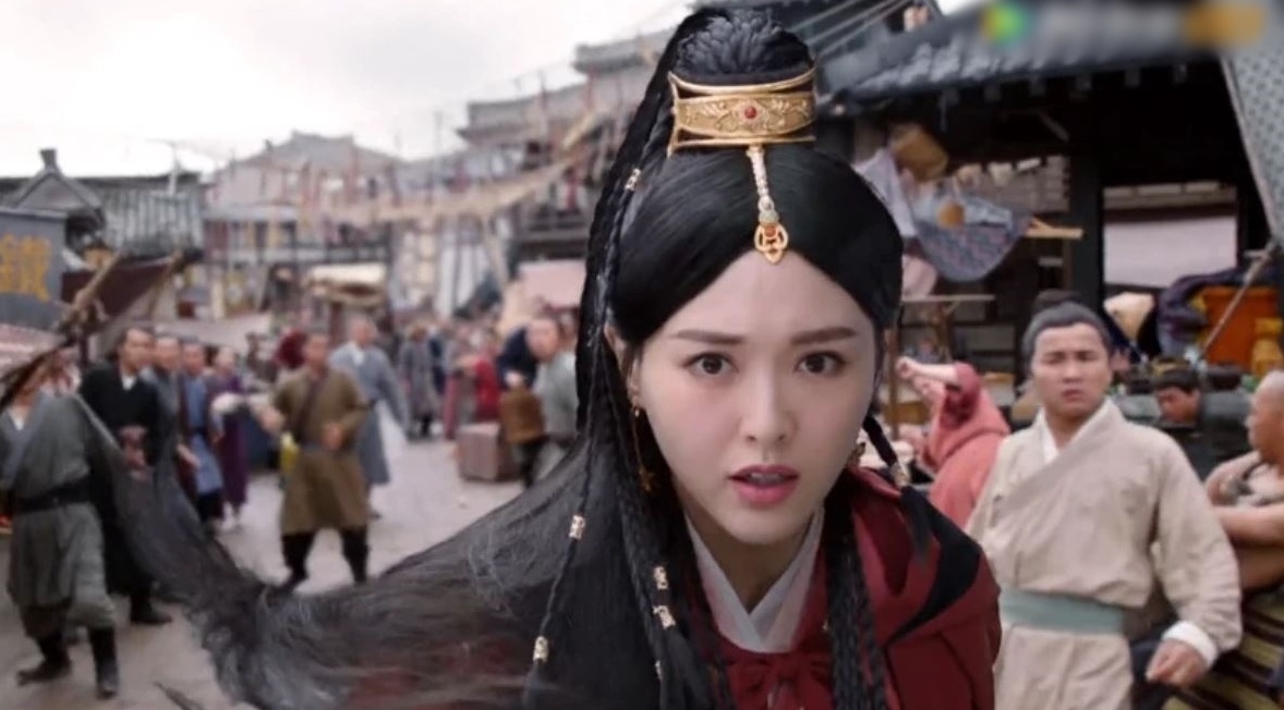 Phim co trang cua Duong Yen lo dien vien dong the, ngua gia hinh anh