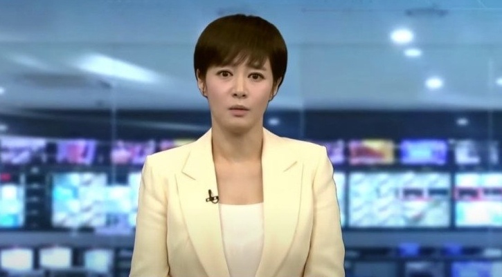 MC tri tue nhan tao dan ban tin thoi su hinh anh