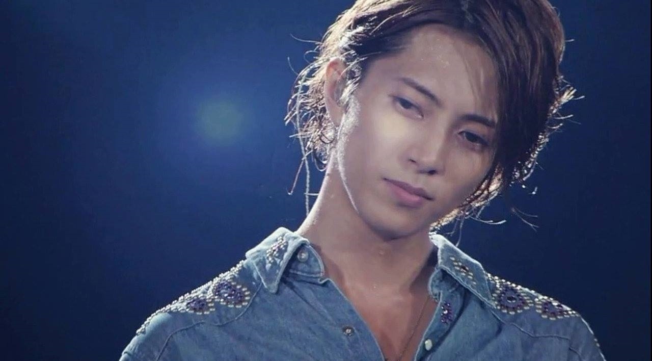 My nam Nhat phai roi cong ty vi be boi voi nguoi mau 17 tuoi hinh anh