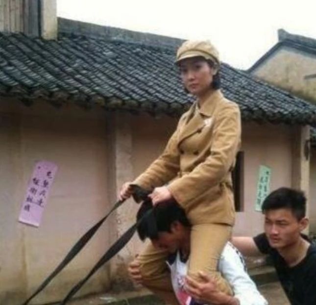 dong the trong phim Hoa ngu anh 18