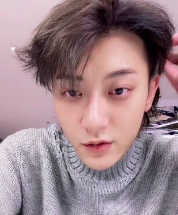 Hoang Tu Thao to tinh voi IU anh 1