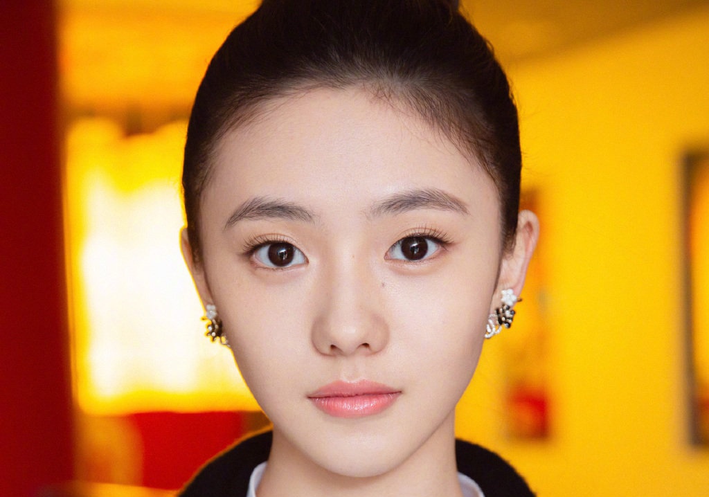 Vi sao dao dien Truong Nghe Muu o be co gai 20 tuoi? hinh anh