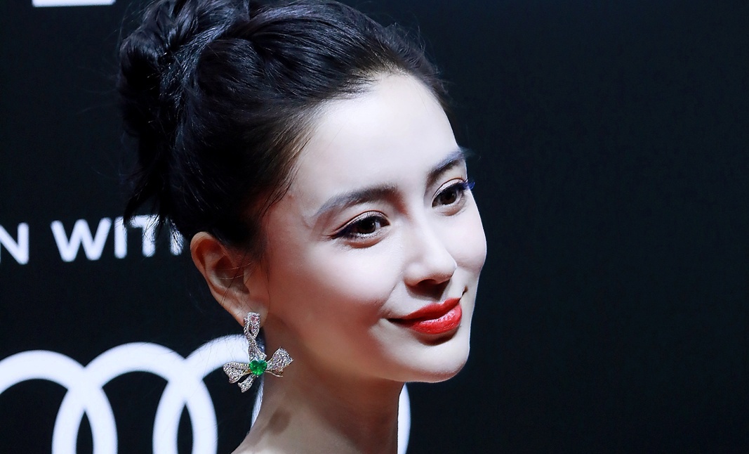 Angelababy noi bat tren tham do hinh anh