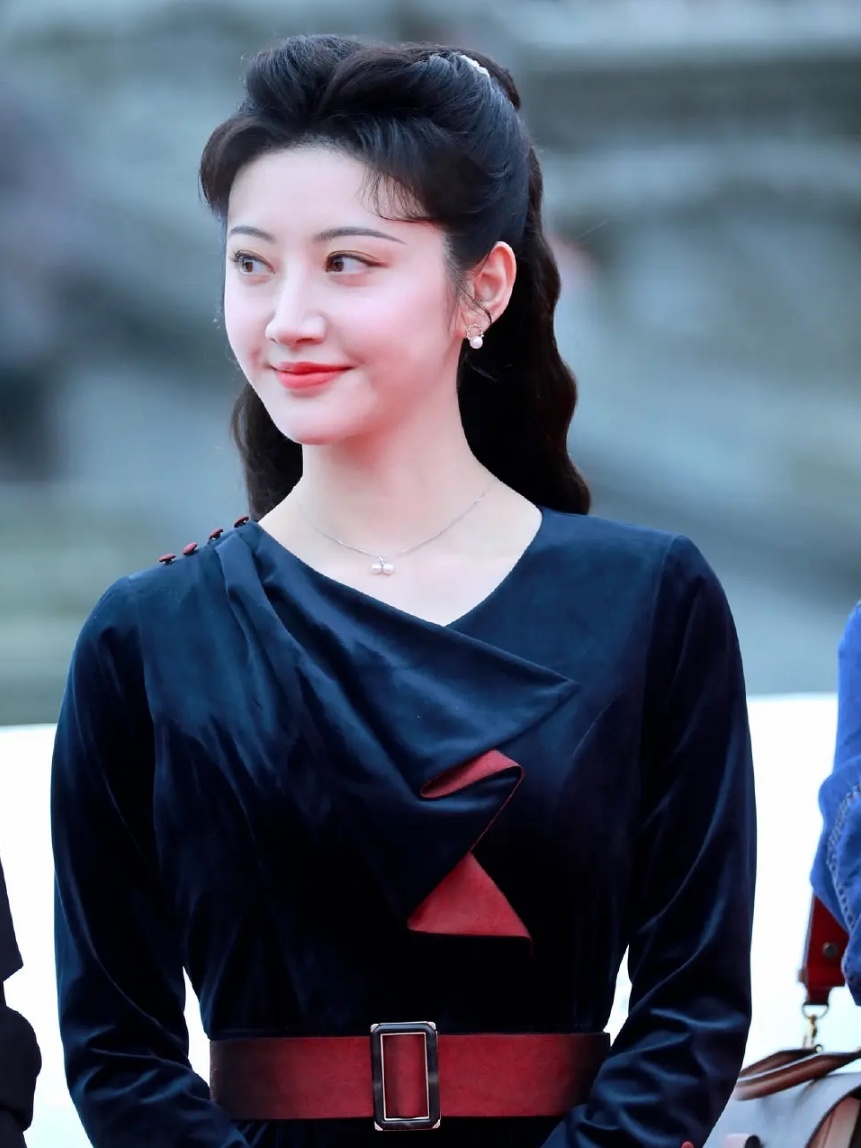 Canh Diem phau thuat tham my hong anh 6