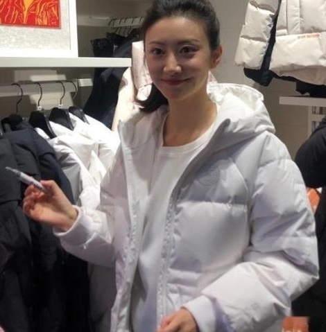 Canh Diem phau thuat tham my hong anh 2