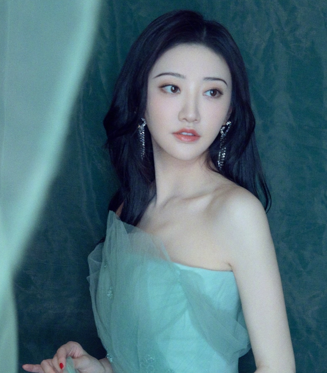 Canh Diem phau thuat tham my hong anh 17