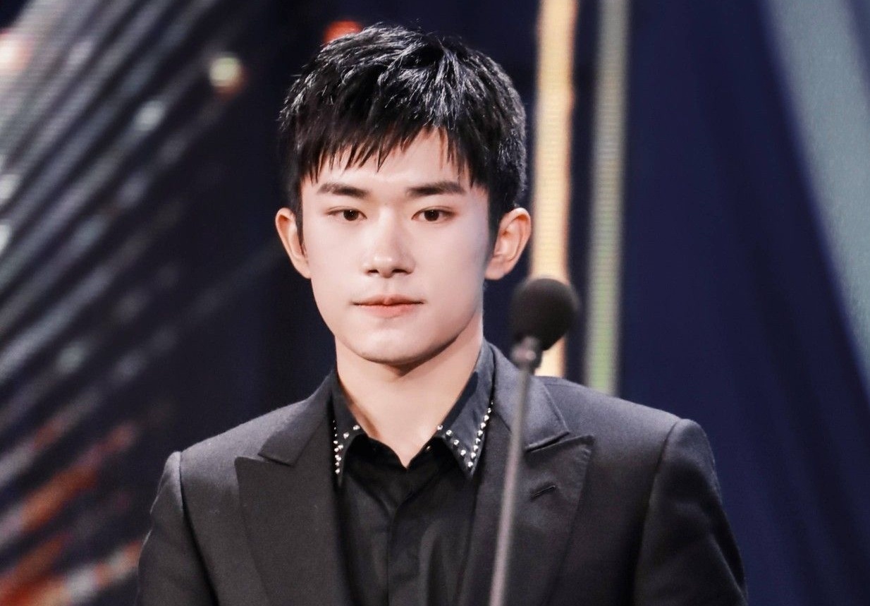 Dich Le Nhiet Ba,  Trieu le Dinh Forbes anh 2