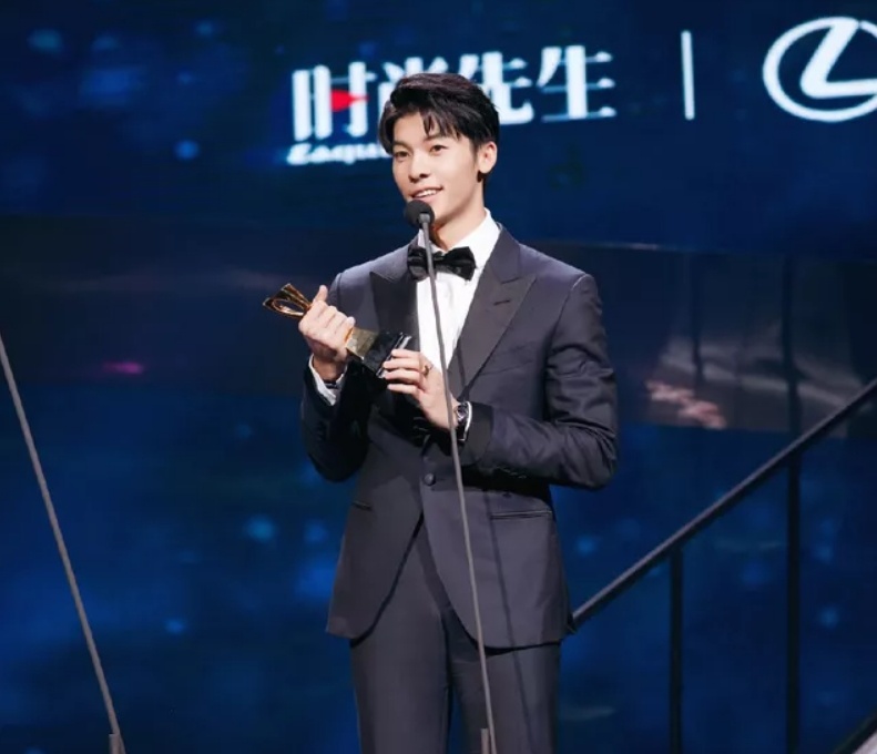 Dang Luan chup anh ben tu dong lanh thit anh 6