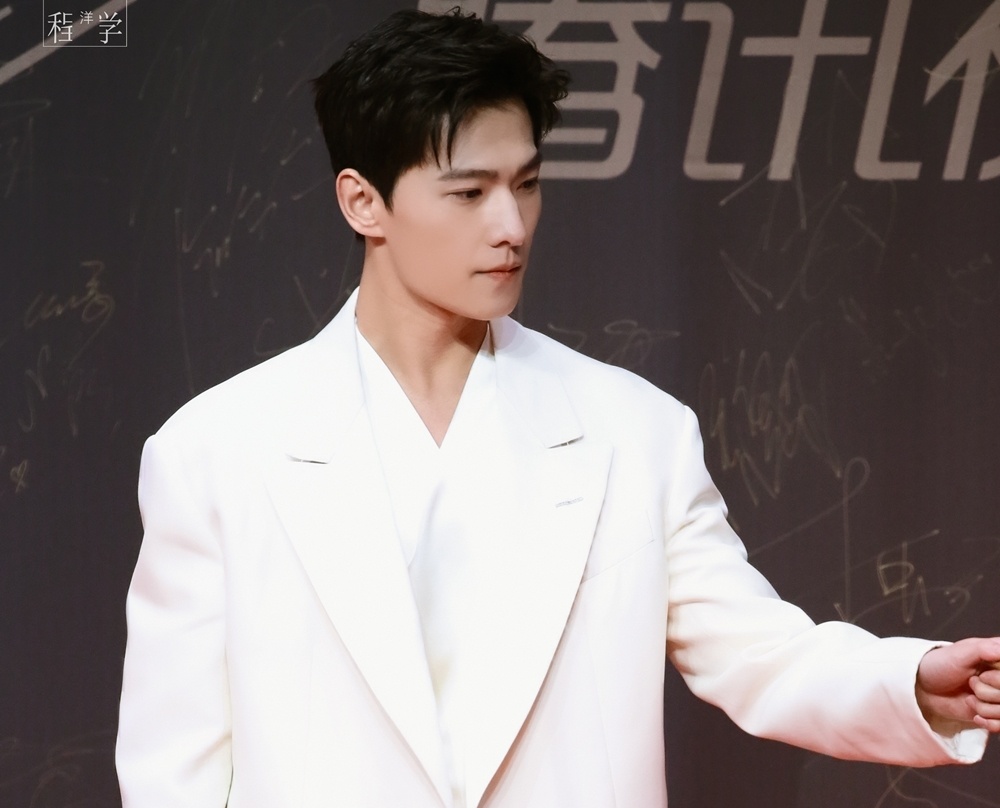 Dich Le Nhiet Ba anh 15