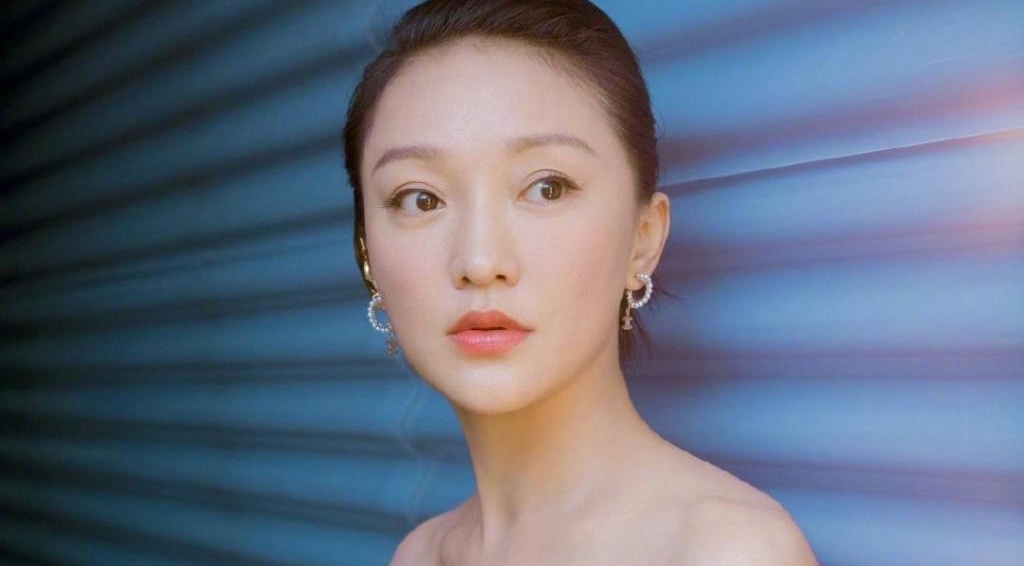 Chau Tan xac nhan ly hon hinh anh