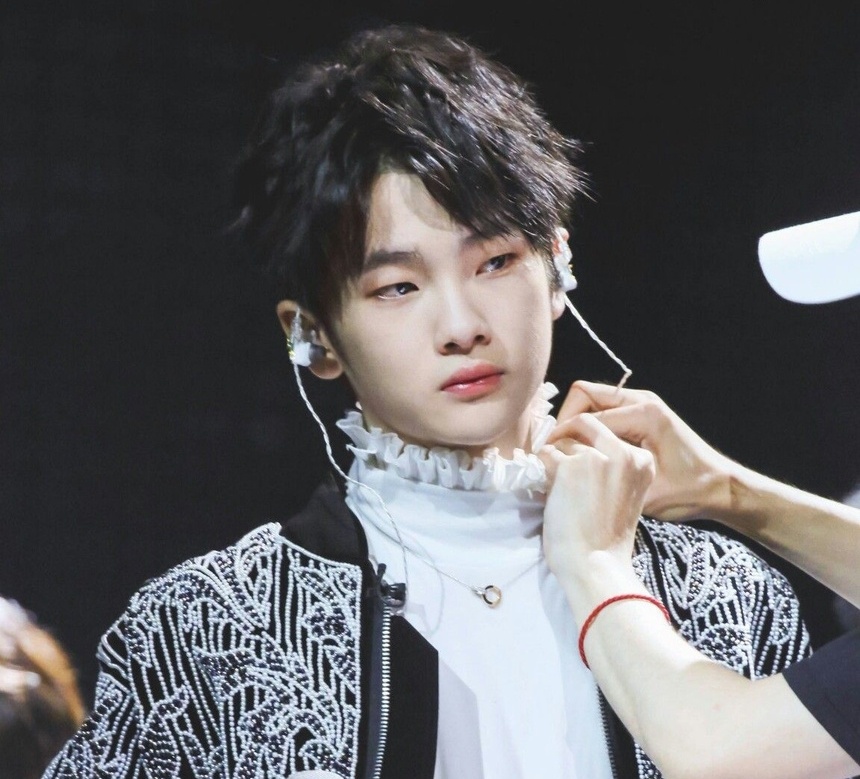 La Chi Tuong ngoai tinh anh 8