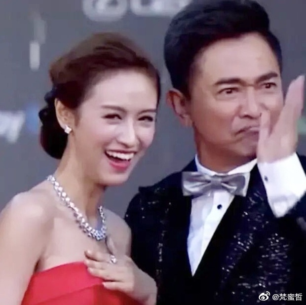 Ngô Tông Hiến chỉnh váy cho con gái ảnh 4 Ngo Tong Hien chinh vay cho con gai anh 4