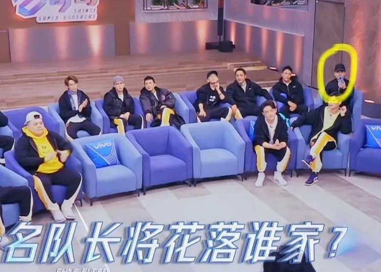 Vu Mong Lung ca ca theo duoi anh sang anh 3