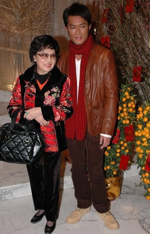 Ly Huong Cam qua doi anh 4