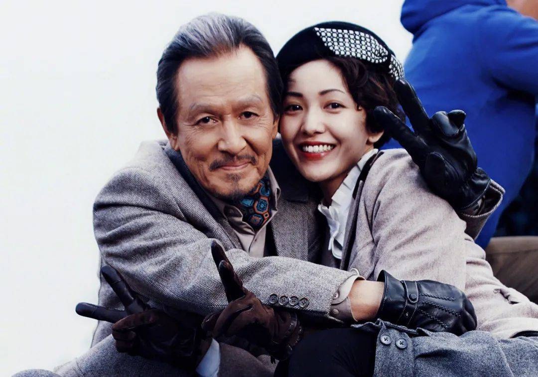 Chan Tu Dan bi de cu Cay Choi Vang anh 1