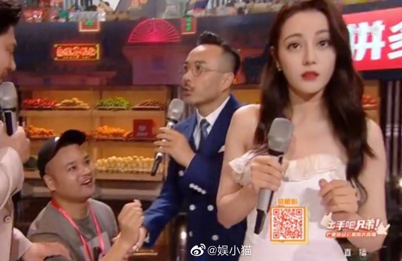 Dich Le Nhiet Ba duoc cau hon anh 3