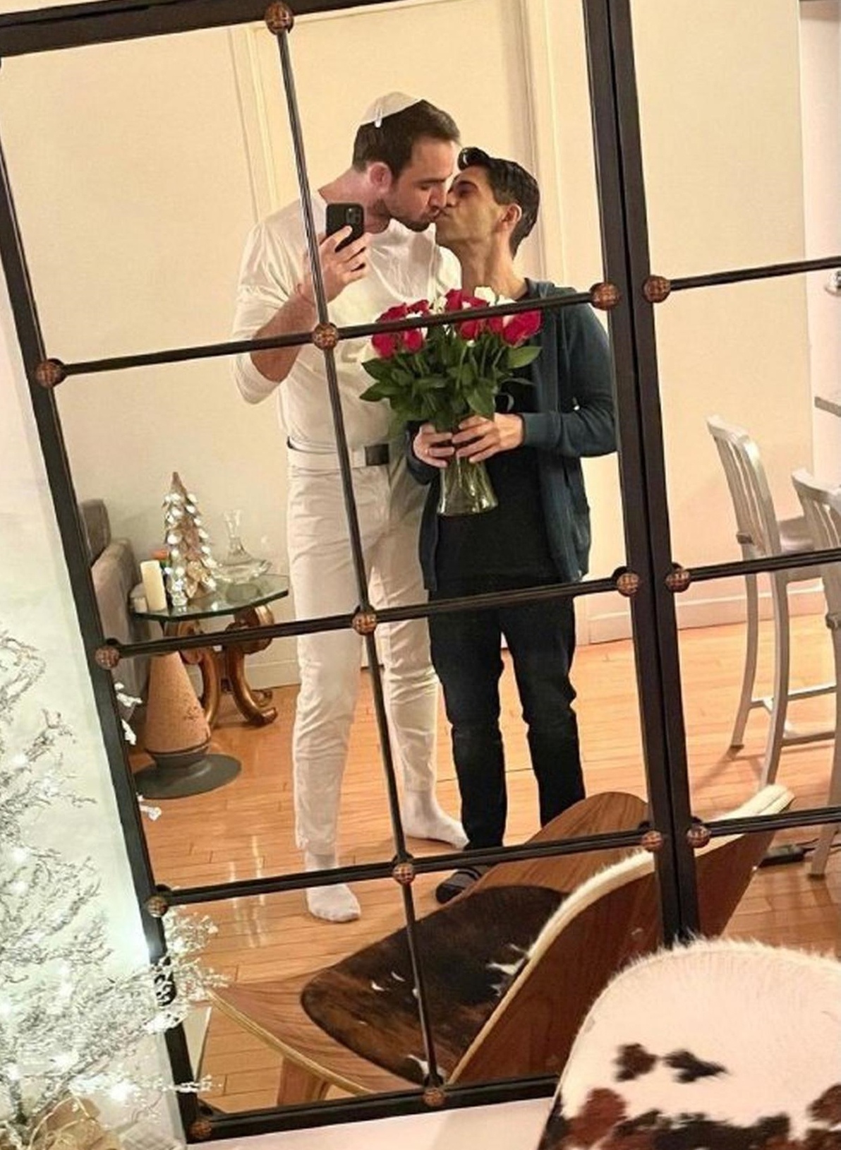 Tan Hoan Chau cach cach anh 2