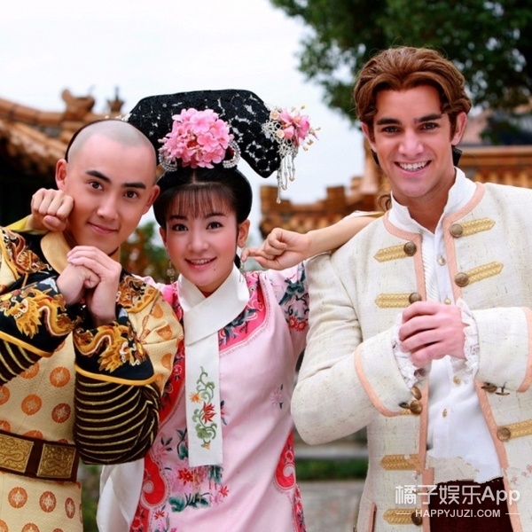 Tan Hoan Chau cach cach anh 1