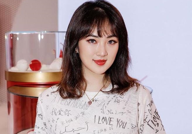 'Cong chua Huawei' Dieu An Na bi che ngay khi gia nhap showbiz hinh anh