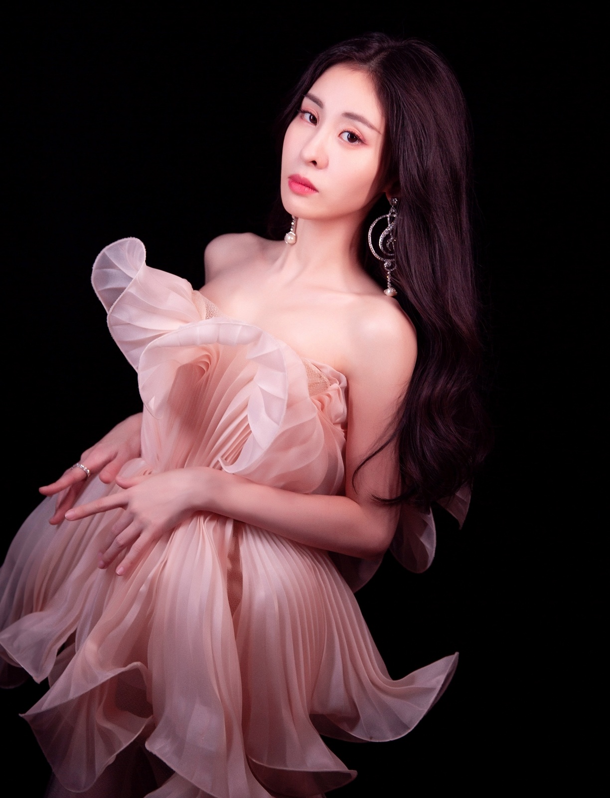 Truong Bich Than co con voi Hoa Than Vu anh 15