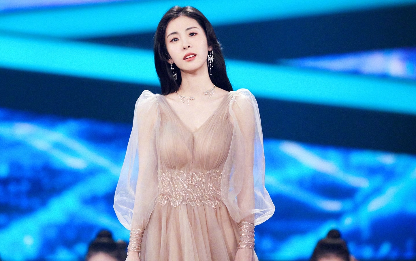 Truong Bich Than co con voi Hoa Than Vu anh 6