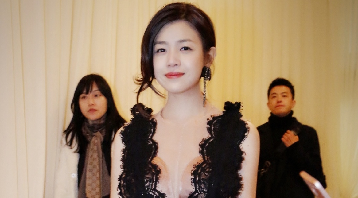 Tran Nghien Hy khong hoi han khi dong Tieu Long Nu hinh anh