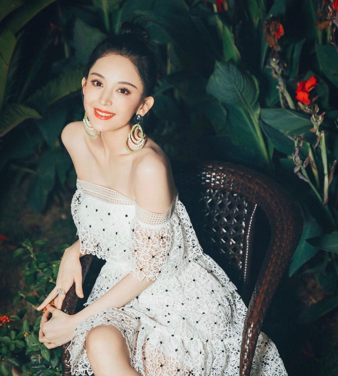 Cổ Lực Na Trát bị động chạm vòng một ảnh 7 Co Luc Na Trat bi dong cham vong mot anh 7