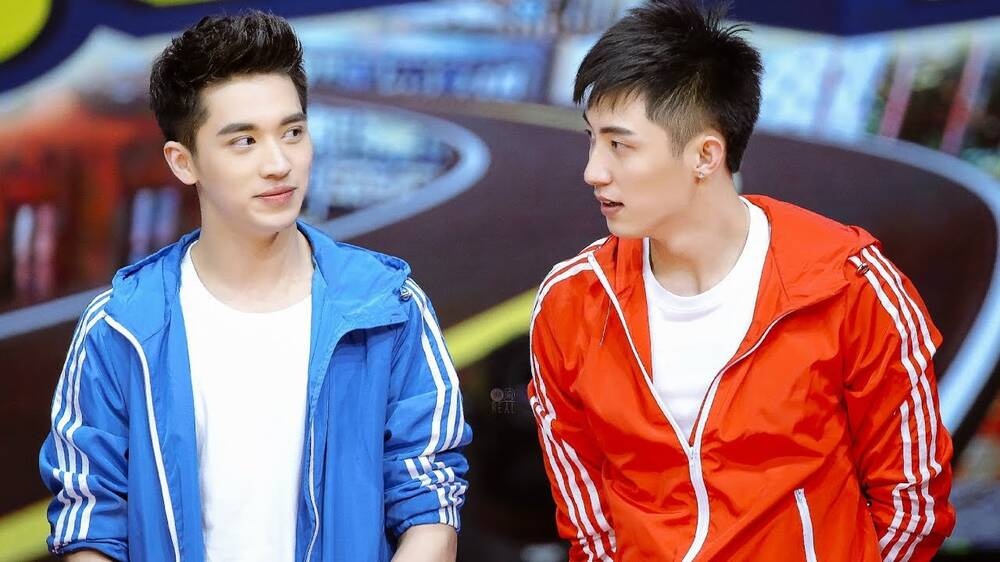 Hua Nguy Chau cham vao nguc Co Luc Na Trat anh 7