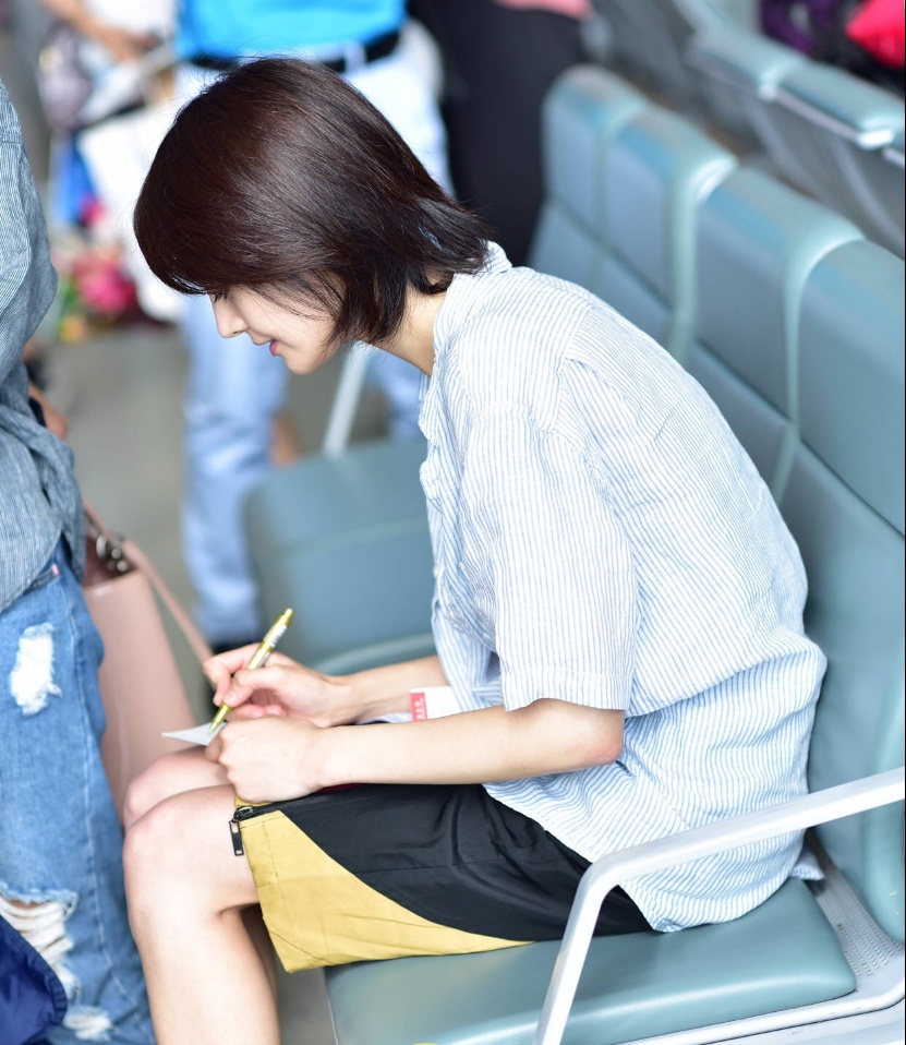 Trinh Sang bo roi hai con anh 4