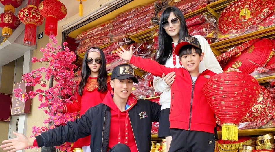 Chau Kiet Luan, Pham Van Phuong don Tet ben gia dinh hinh anh